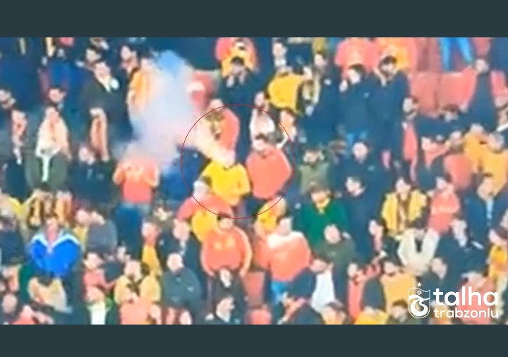 Taraftarın işaret fişeği ile yaralandığı an!