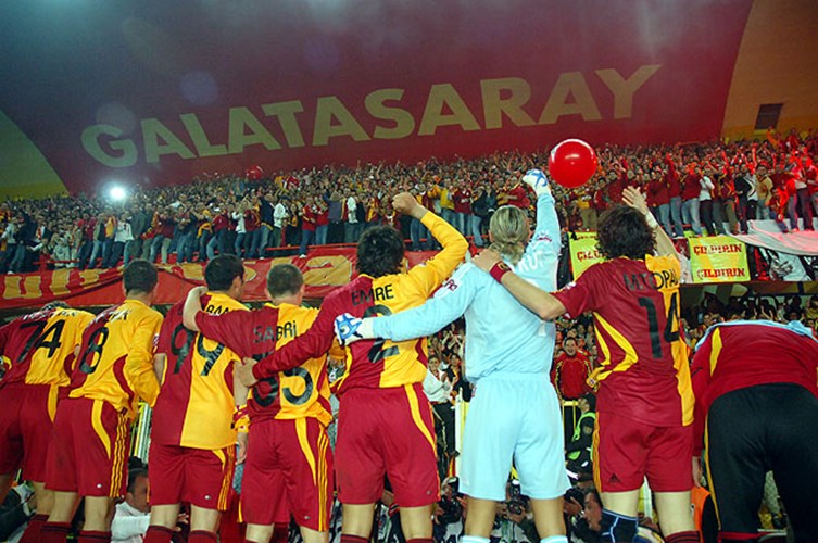 Galatasaray’ın efsane kaptanı hayatını kaybetti