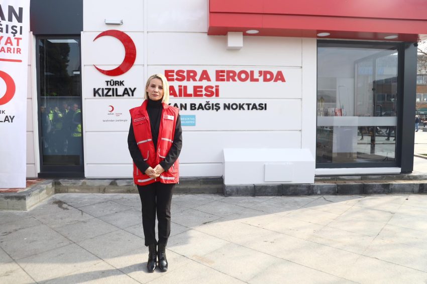 “Esra Erol’da” ailesi kan bağış noktası faaliyete başladı