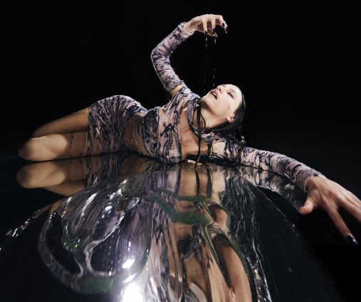 Serenay Sarıkaya “Rüyada mıyım?” diye paylaştı ilk yorum Burak Deniz’den geldi: Vay canına!