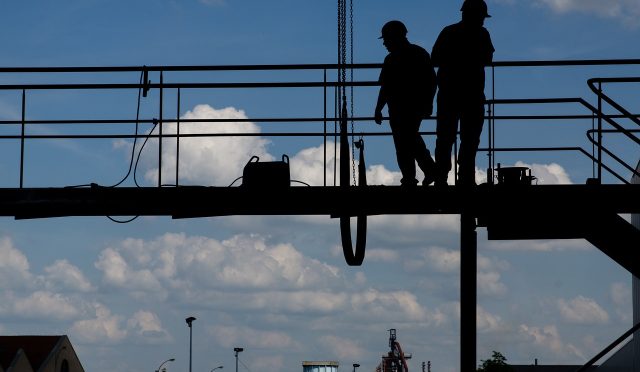 construction-worker-495373_1280