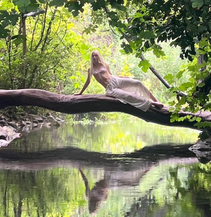 Aleyna Tilki’nin orman pozları büyüledi…