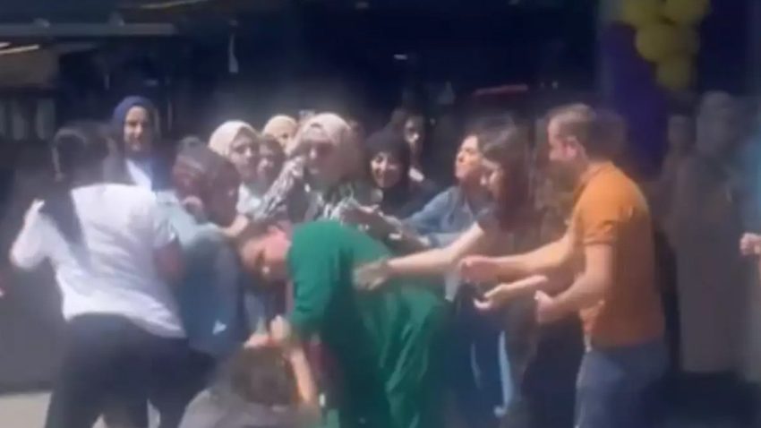 Esenyurt’ta kadınların indirim için kavga ettiği son ürünü duyanlar şaştı kaldı! Değer miydi?